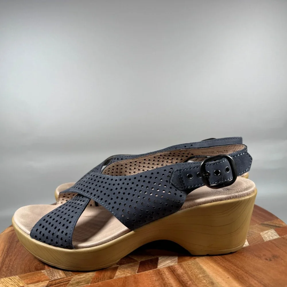 Dansko Womens Blue Perforated Leather Wedge Sandals Size 40 Buckle Strap Comfort